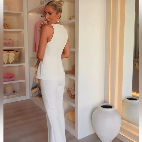 Spring /summer 🌺 NWT ZARA ZIPPER BUSTIER TOP  L
🚨 My prices are firm no discount - Picture 12 of 16